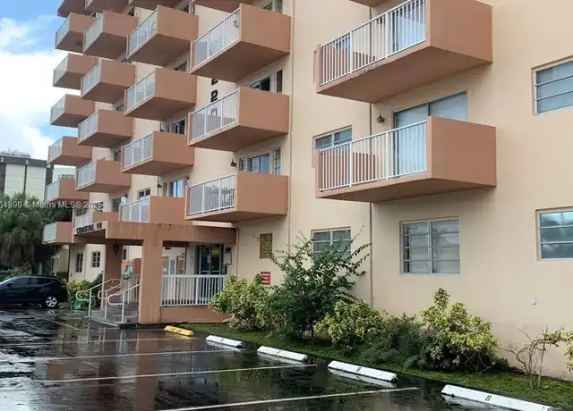 Property at 2200 E Hallandale Beach Blvd #301, Hallandale Beach, FL, 33009, 1 bed, 1.5 baths, [object Object]