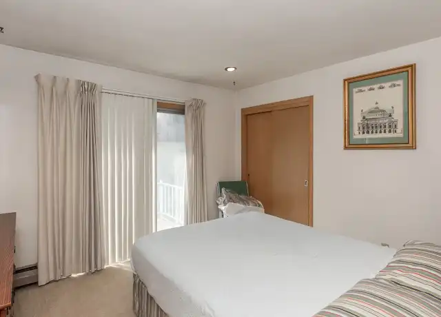 Property at 1016 Lincoln Rd Apt 6, Bettendorf, IA, 52722, 1 bed, 1 bath, [object Object]