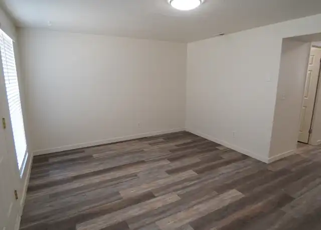 Property at 1291 E Gordon Ave, Layton, UT, 84040, 2 beds, 1.5 baths, [object Object]