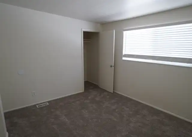 Property at 1291 E Gordon Ave, Layton, UT, 84040, 2 beds, 1.5 baths, [object Object]
