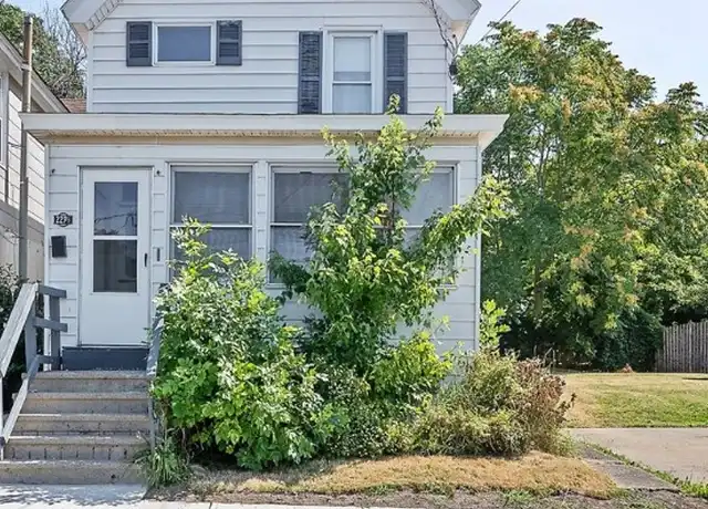 Property at 229 1/2 E 2nd St, Oswego, NY, 13126, 2 beds, 1 bath, [object Object]
