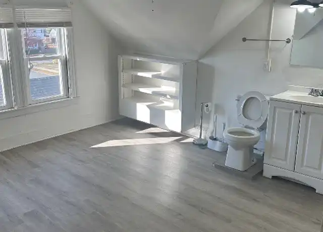 Property at 14 Saint Lawrence St Unit 12, Manchester, CT, 06040, 1 bed, 1 bath, [object Object]