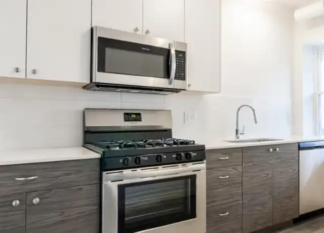 Property at 1704 W Glenlake Ave, Chicago, IL, 60660, 2 beds, 1 bath, [object Object]