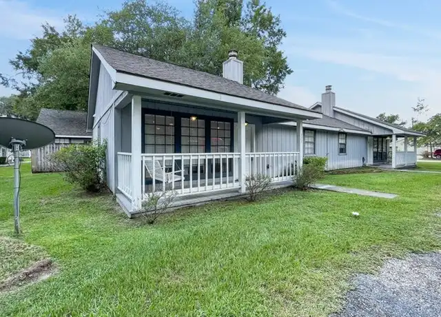 Property at 323 Cedarwood Dr, Mandeville, LA, 70471, 2 beds, 2 baths, [object Object]