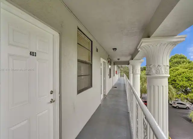 Property at 1506 Whitehall Dr #403, Davie, FL, 33324, 3 beds, 2 baths, [object Object]