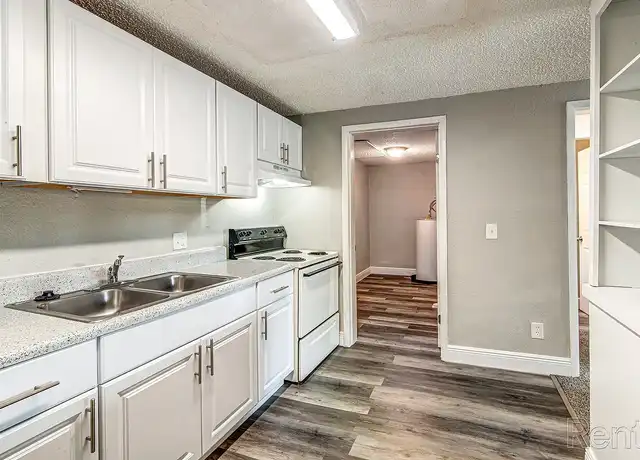 Property at Heronwood Apartments - 13809 Heron Wood Ln, Fort Myers, FL, 33919, 1 bed, 1 bath, [object Object]