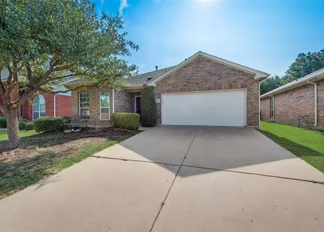 Property at 5832 Center Ridge Dr, Fort Worth, TX, 76131, 3 beds, 2 baths, [object Object]