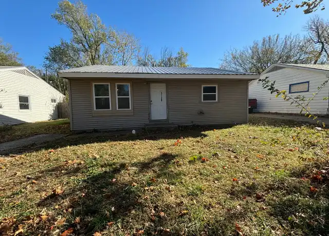 Property at 3120 SE Fremont St, Topeka, KS, 66605, 3 beds, 1 bath, [object Object]