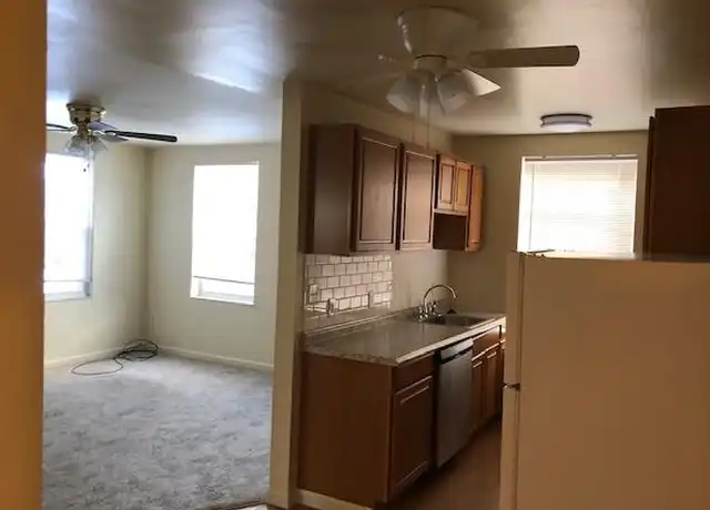 Property at 370 S Highland Ave Unit 19, Pittsburgh, PA, 15206, 2 beds, 1 bath, [object Object]