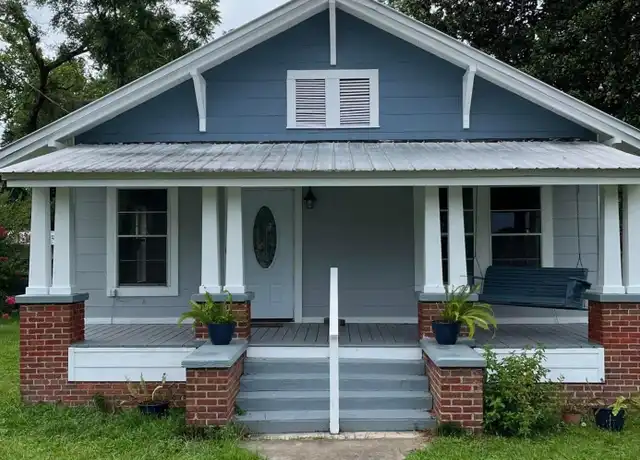 Property at 145 Live Oak Ave W, Defuniak Springs, FL, 32435, 3 beds, 2 baths, [object Object]
