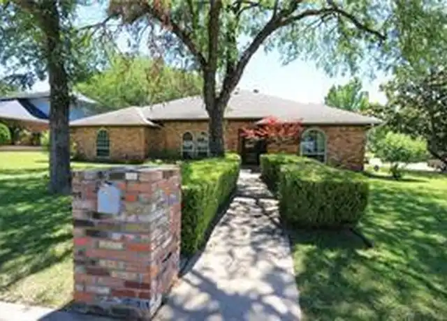 Property at 1852 Rhinevalley Dr, Arlington, TX, 76012, 4 beds, 2 baths, [object Object]