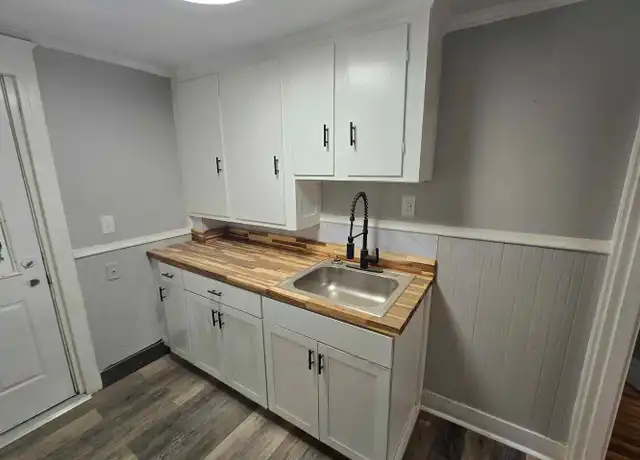 Property at 58 Winthrop St Unit 8, Augusta, ME, 04330, 2 beds, 1 bath, [object Object]