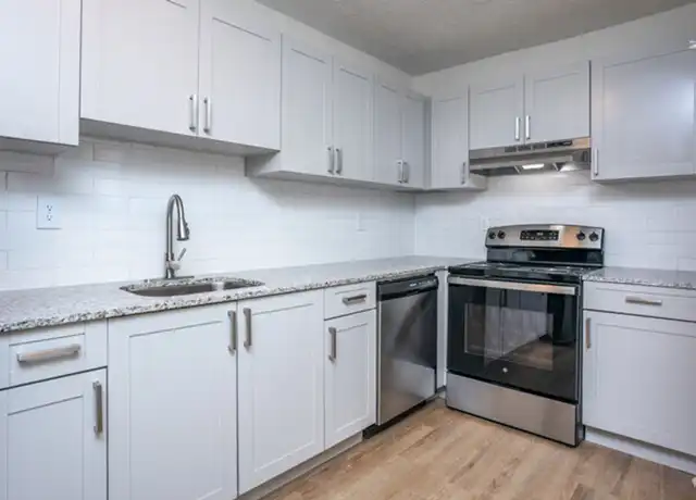 Property at 2929 Landrum Dr SW Unit I62, Atlanta, GA, 30311, 3 beds, 2 baths, [object Object]