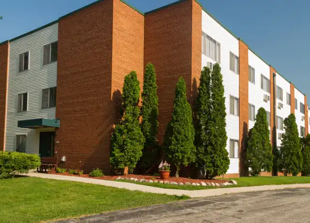 Property at 2951 W Parnell Ave Unit 2827, Milwaukee, WI, 53221, 1 bed, 1 bath, [object Object]