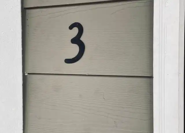 Property at 820 S 219th St Unit 3, Des Moines, WA, 98198, 2 beds, 1 bath, [object Object]