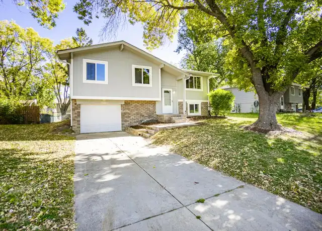 Property at 11921 Golden Blvd, Bellevue, NE, 68123, 3 beds, 1.5 baths, [object Object]
