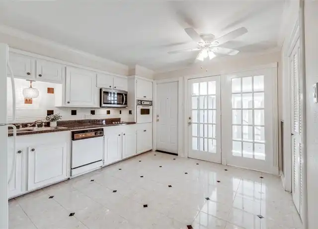 Property at 7225 Beechnut St, Houston, TX, 77074, 2 beds, 2 baths, [object Object]