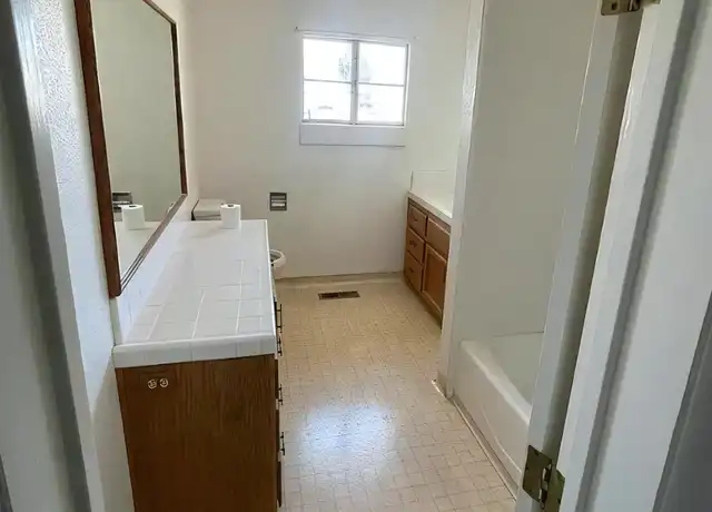 Property at 5703 McHenry Ave, Modesto, CA, 95356, 2 beds, 1 bath, [object Object]