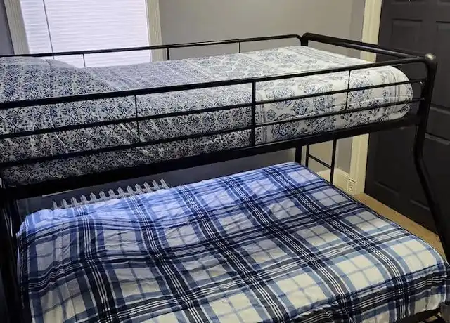 Property at 663 Hevey St Unit 1st Floor, Manchester, NH, 03102, 3 beds, 1 bath, [object Object]