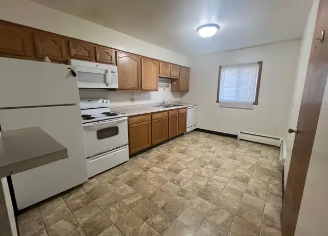 Property at 1813 13 1/2 St S Unit 1809-02, Fargo, ND, 58103, 2 beds, 1 bath, [object Object]