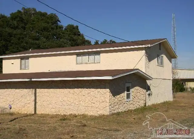Property at 2108 W Lakeview Ave, Pensacola, FL, 32505, 3 beds, 1 bath, [object Object]
