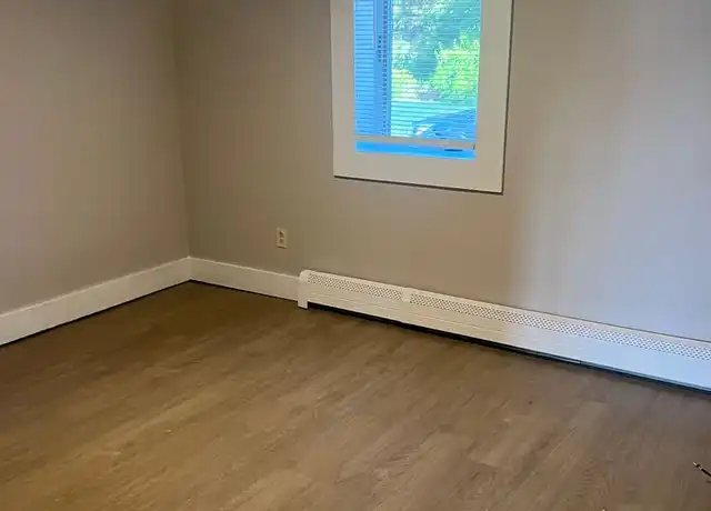 Property at 35 Wells St Unit 4, North Berwick, ME, 03906, 1 bed, 1 bath, [object Object]