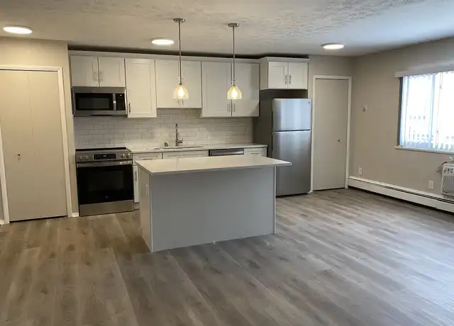 Property at Cedarwood Estates Apartments - 35124 Euclid Ave, Willoughby, OH, 44094, 1-2 bed, 1 bath, [object Object]