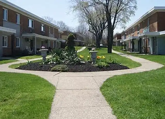 Property at Cedarwood Estates Apartments - 35124 Euclid Ave, Willoughby, OH, 44094, 1 bed, 1 bath, [object Object]