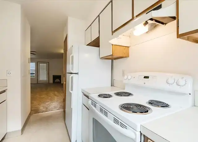 Property at Raleigh Court - 6085 SW Beaverton Hillsdale Hwy, Portland, OR, 97221, 2 beds, 1.5-2 baths, [object Object]