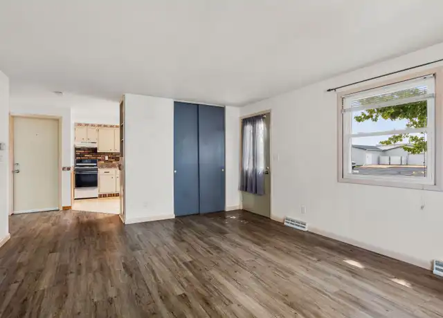 Property at 917 Byrd Ave Unit Lower Unit, Neenah, WI, 54956, 1 bed, 1 bath, [object Object]
