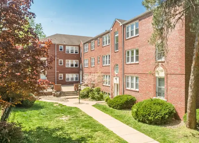 Property at 7506 Cromwell Dr, Saint Louis, MO, 63105, 2 beds, 1 bath, [object Object]