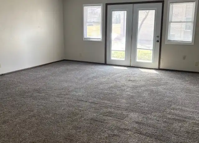 Property at 2150 Edgewood Rd NW Unit 9, Cedar Rapids, IA, 52405, 2 beds, 1 bath, [object Object]