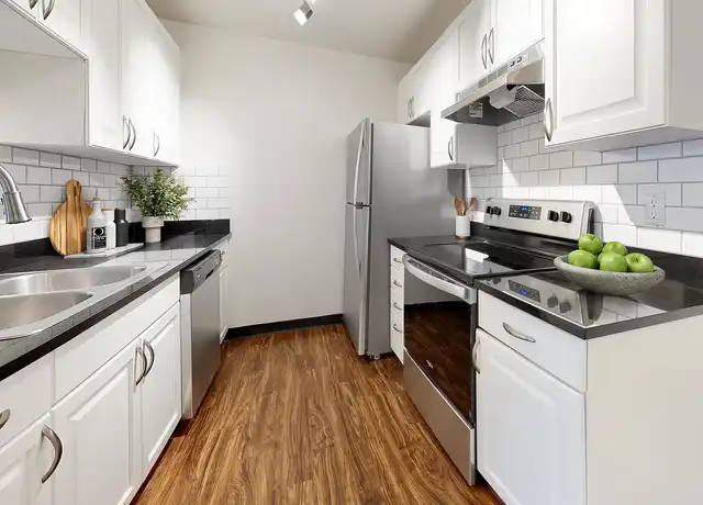 Property at Hunt Club - 6142 Bonita Rd, Lake Oswego, OR, 97035, 1-2 bed, 1-2 bath, [object Object]