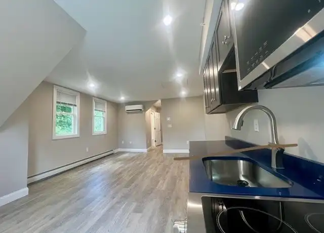 Property at 58 Mineral St Unit 58 C, Reading, MA, 01867, 1 bed, 1 bath, [object Object]
