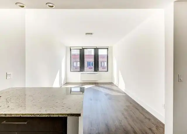 Property at 70 Battery Pl Unit 810, New York, NY, 10280, 3 beds, 1 bath, [object Object]