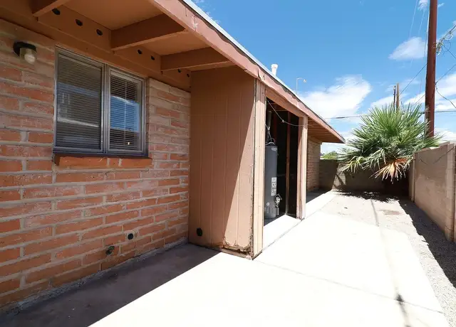 Photo of 420 E Yavapai Rd, Tucson, AZ 85705