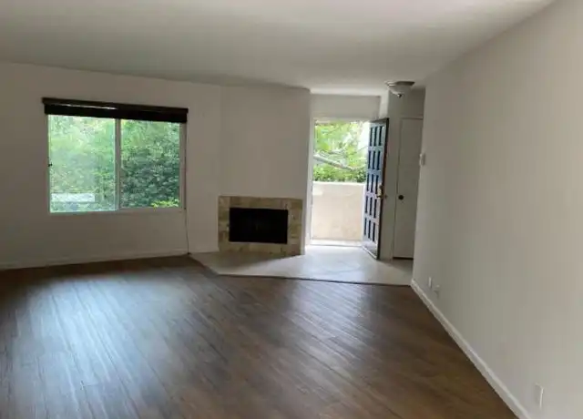 Property at 8454 Via Sonoma, La Jolla, CA, 92037, 2 beds, 3 baths, [object Object]