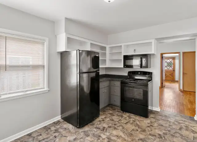 Property at 211 E Lincoln Ave, Oshkosh, WI, 54901, 3 beds, 1 bath, [object Object]