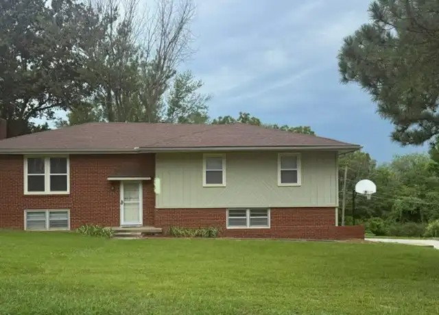 Property at 5018 Rosehill Dr, Shawnee, KS, 66216, 3 beds, 3 baths, [object Object]