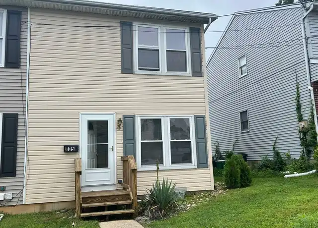Property at 805 S Front St, Allentown, PA, 18103, 2 beds, 2 baths, [object Object]
