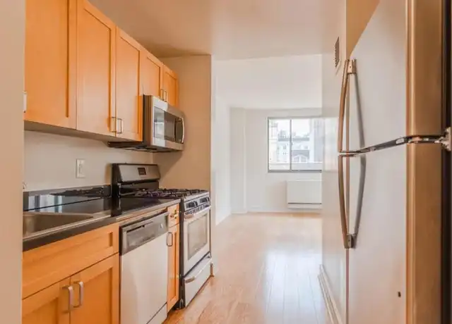 Property at 240 Riverside Blvd, New York, NY, 10069, 4 beds, 1 bath, [object Object]