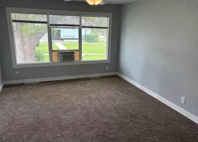 Property at 1113 6th Ave E Unit 4, Williston, ND, 58801, 2 beds, 1 bath, [object Object]