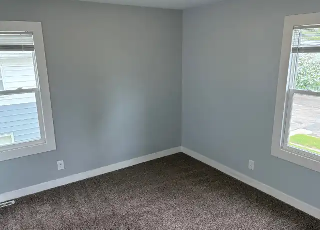 Property at 1113 6th Ave E Unit 4, Williston, ND, 58801, 2 beds, 1 bath, [object Object]