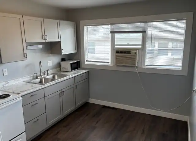 Property at 1113 6th Ave E Unit 4, Williston, ND, 58801, 2 beds, 1 bath, [object Object]