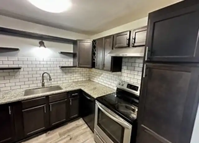 Property at 1201 S Rockford Ave Unit 8, Tulsa, OK, 74120, 2 beds, 1.5 baths, [object Object]