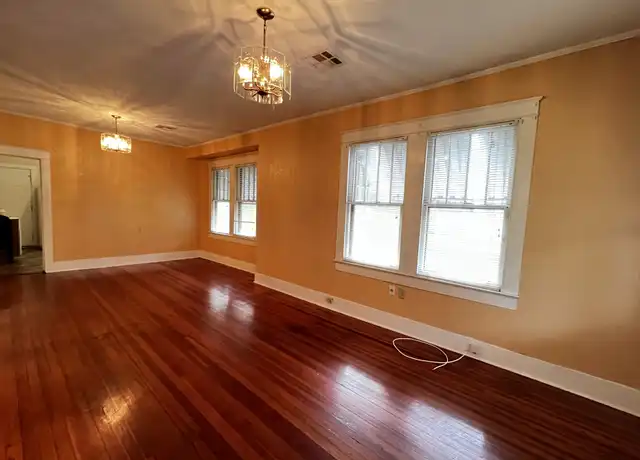 Property at 1910 Walnut St, Baton Rouge, LA, 70802, 3 beds, 2 baths, [object Object]