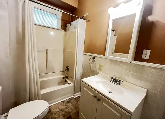 Property at 1910 Walnut St, Baton Rouge, LA, 70802, 3 beds, 2 baths, [object Object]