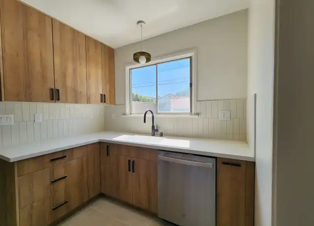 Property at 337 N Gardner St, Los Angeles, CA, 90036, 2 beds, 1 bath, [object Object]