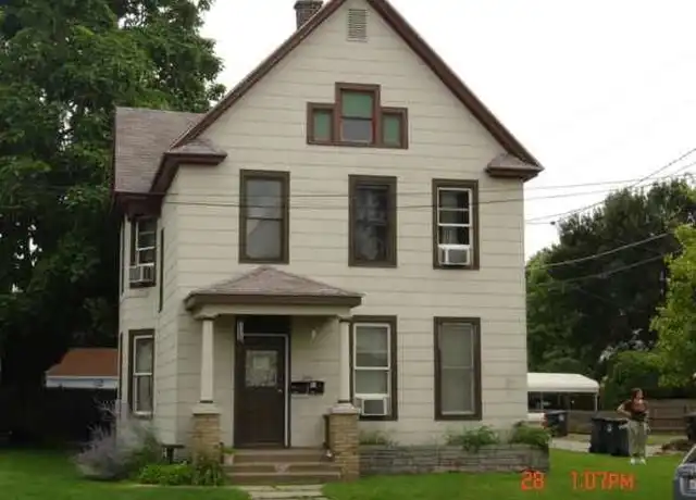 Property at 1314 11th St Unit 2, Moline, IL, 61265, 2 beds, 1 bath, [object Object]