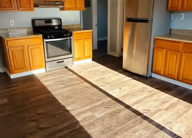 Property at 84 Danforth St Unit 2S, Fall River, MA, 02720, 3 beds, 1 bath, [object Object]